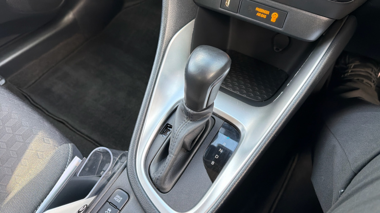 Toyota Yaris 1.5 Hybrid Design 5dr CVT Hybrid Hatchback